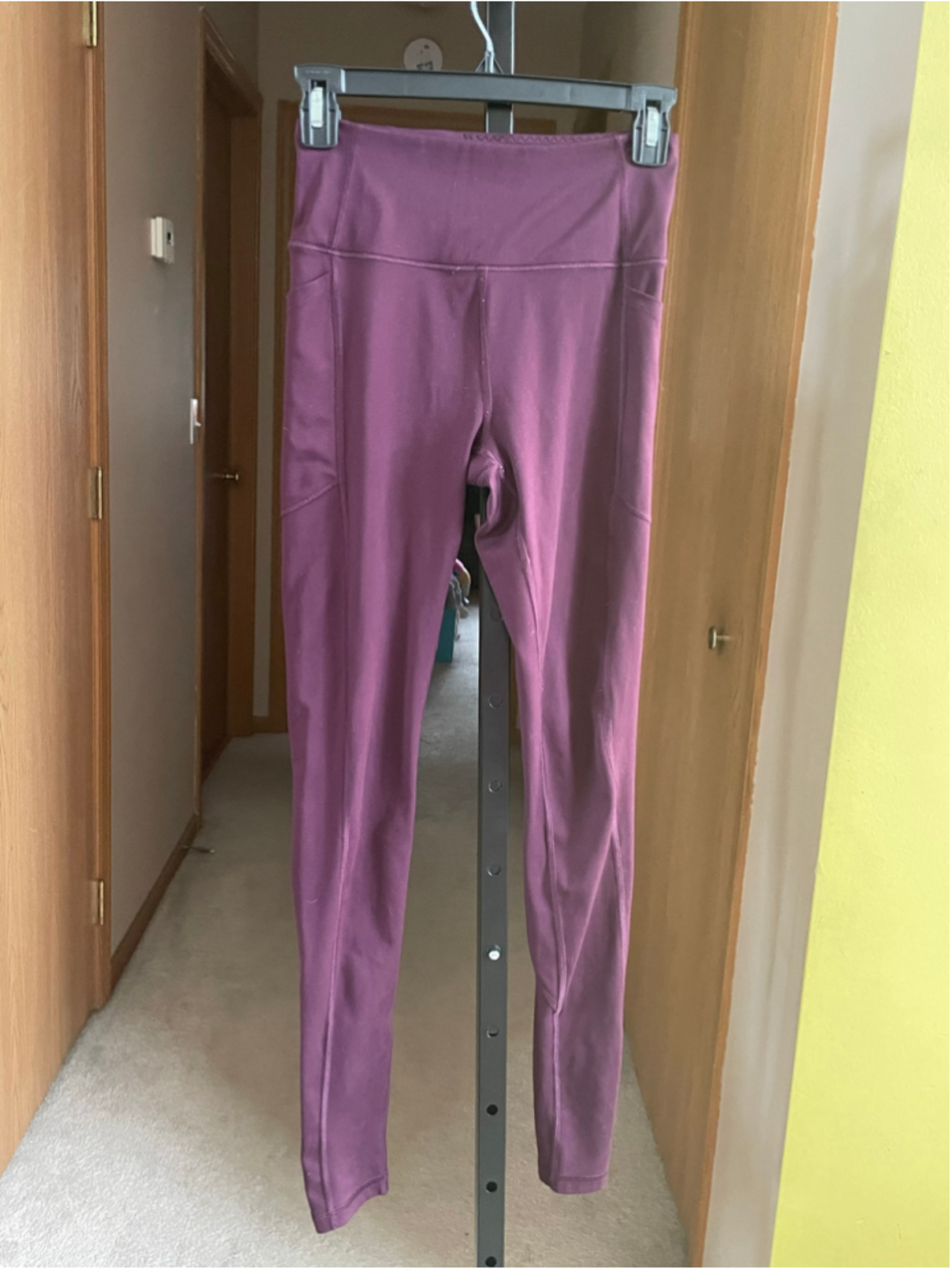 Women's Victoria's Secret Leggings Size 4 Purple